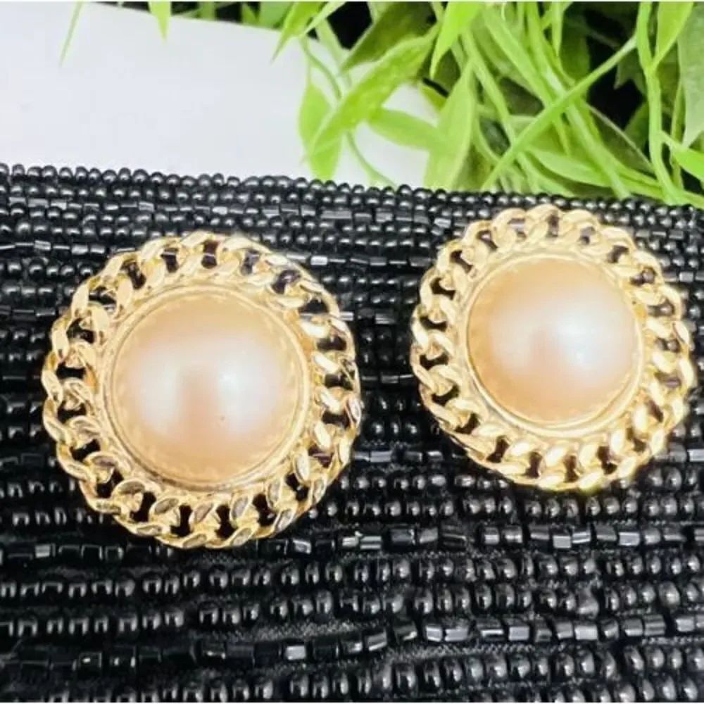 Vintage Pearl Center Rope Pierced Gold Tone Earrings 1111